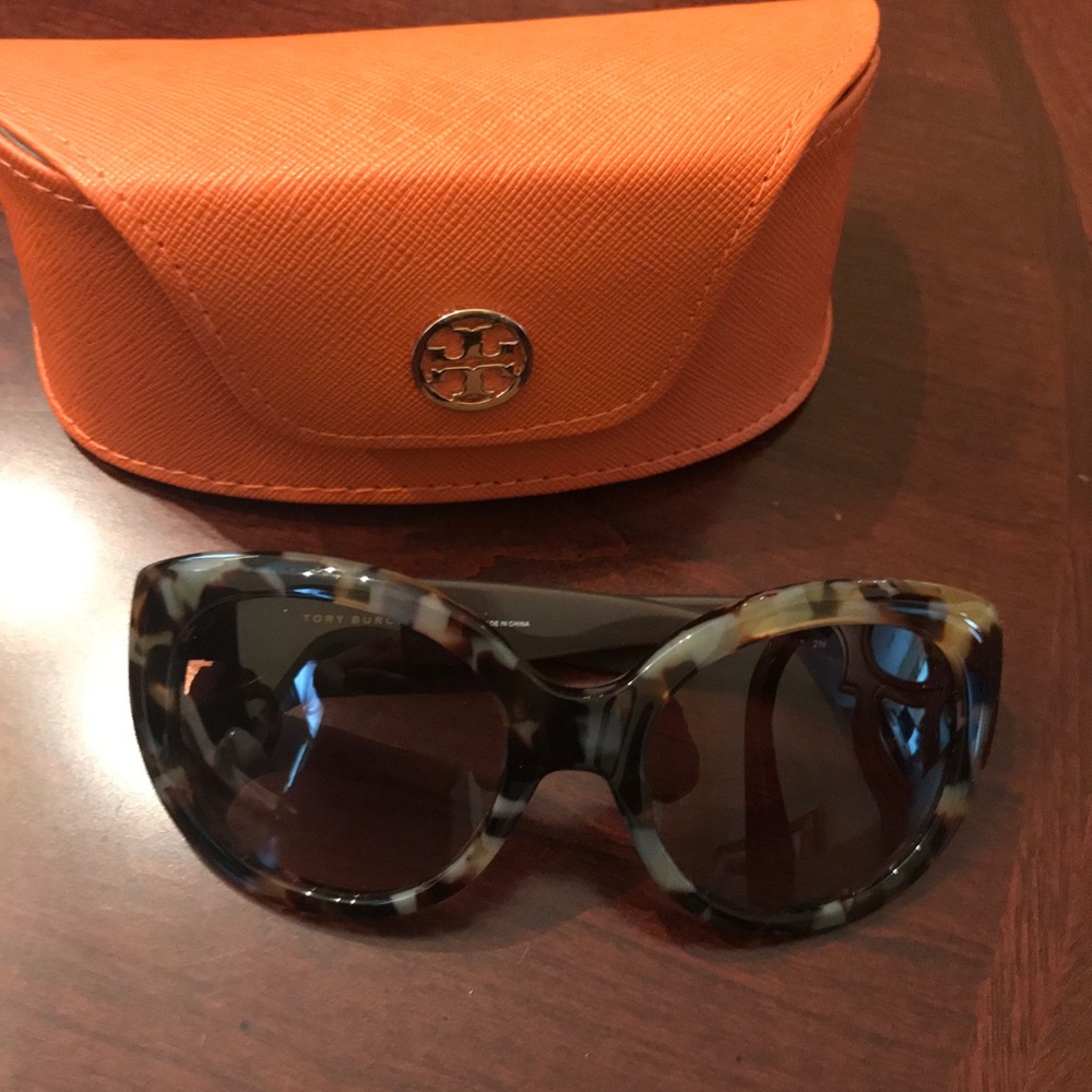 🔥🔥BRAND New Authentic Tory Burch Sunglasses🔥🔥